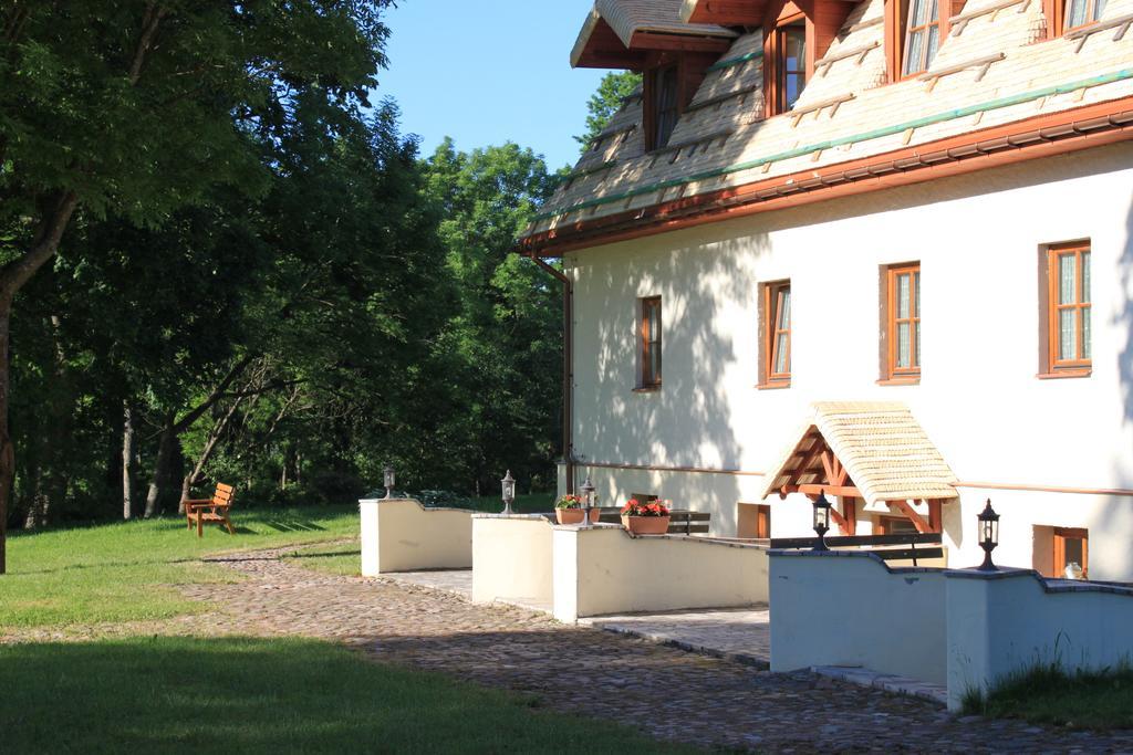 Folwark Hutta Hotel Mala Huta Exterior photo